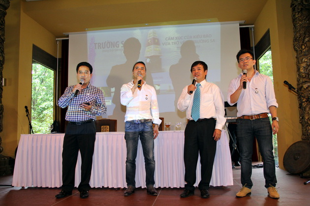 Người Việt ở Đức kể về chuyện đi thăm Trường Sa
